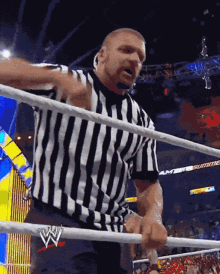 Wwe Ref Wwe Referee GIF - Wwe Ref Wwe Referee Disgusted - Discover & Share GIFs